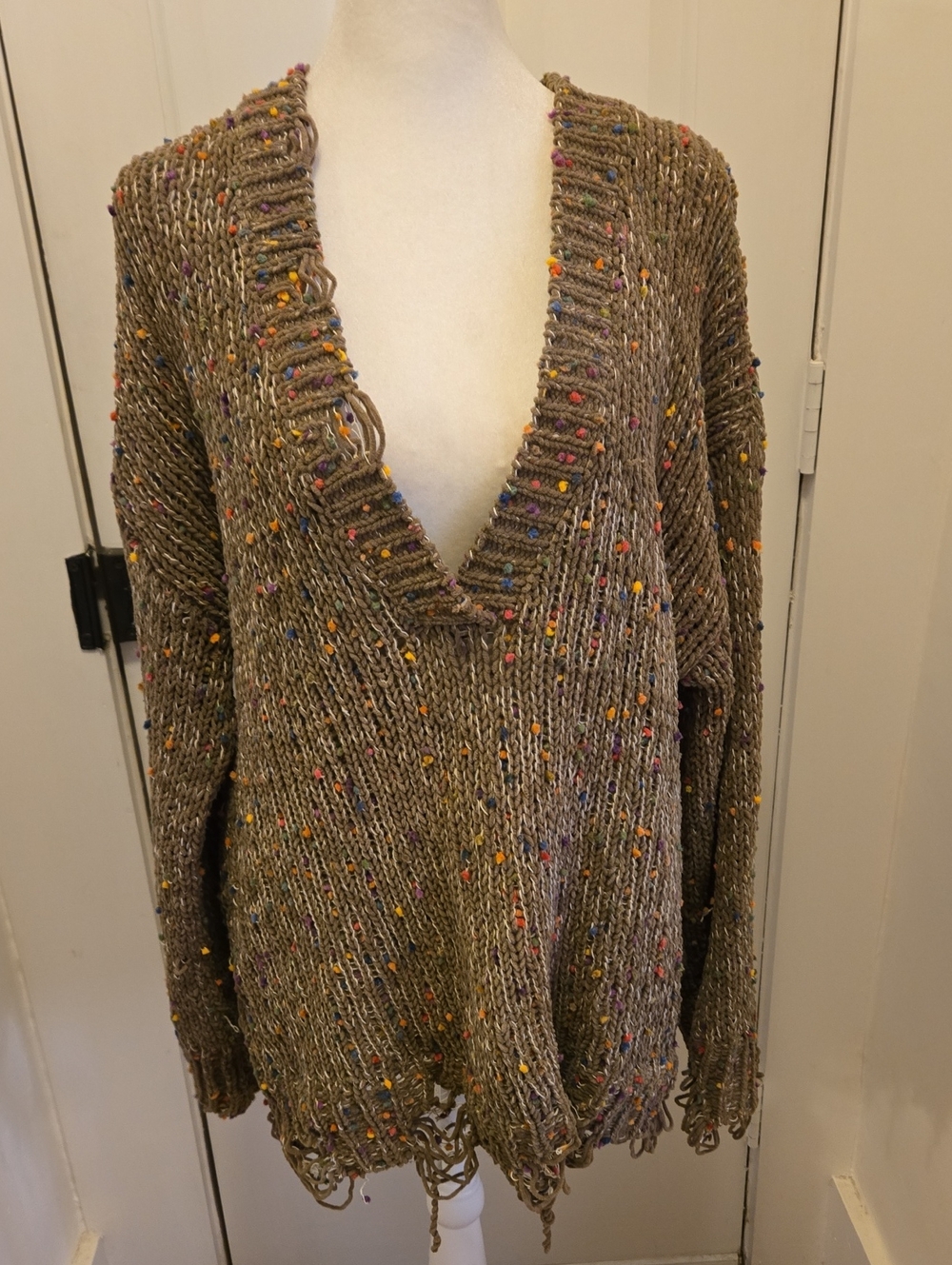 POL Distressed V-neck Sweater Oversized Small